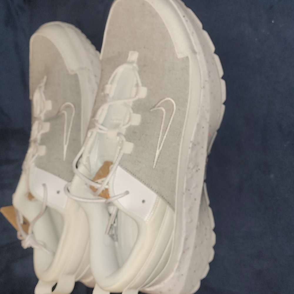New Nike Crater Remixa size 10mn equals 11.5 wmn.